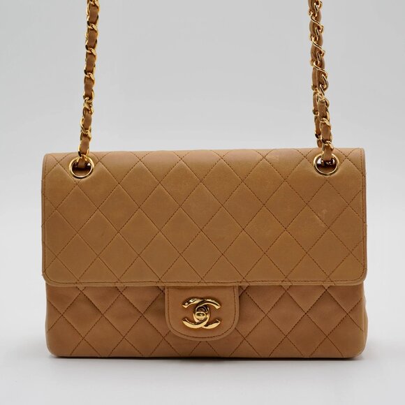 CHANEL Matelassé 22 Flap Bag – Beige Lambskin with Chain Strap - Pre-Owned - Picture 1 of 16